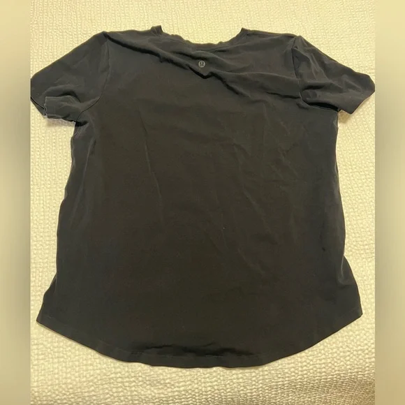 Lululemon tshirt - Picture 3 of 4